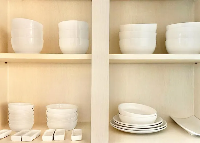 Stayraon, White & Cozy Space Near Yeoksam Station